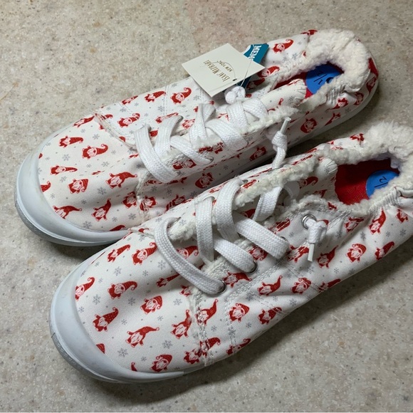 Isaac Mizrahi Shoes - Isaac Mizrahi White and Red Patterned Sneakers